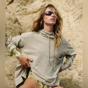 NWT FP Movement Hot Shot Hooded Layer